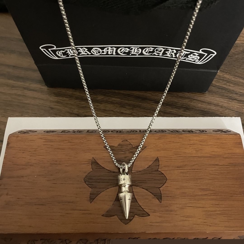Ch**me He**ts necklaces